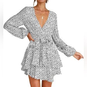 Beautiful beige organza fabric dress. Japna brand. Size S.